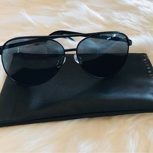 Quay Australia Vivienne Black Aviator